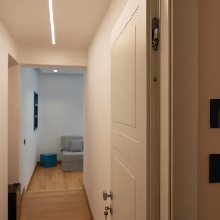 לינה וארוחת בוקר Colour