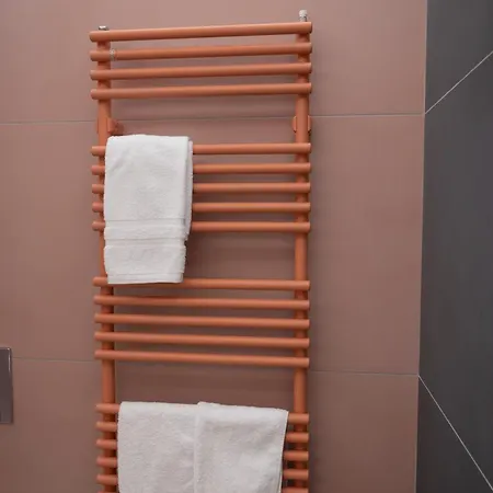 Bed and Breakfast Colour