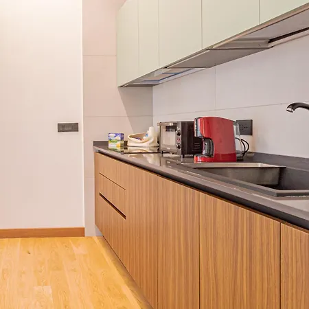 Bed and Breakfast Colour 4*