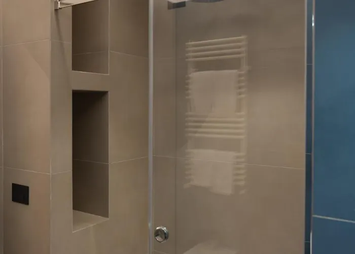 Colour 4* نابولي