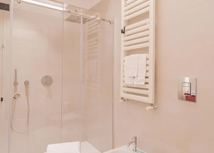 Colour 4* نابولي