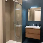 Colour 4*